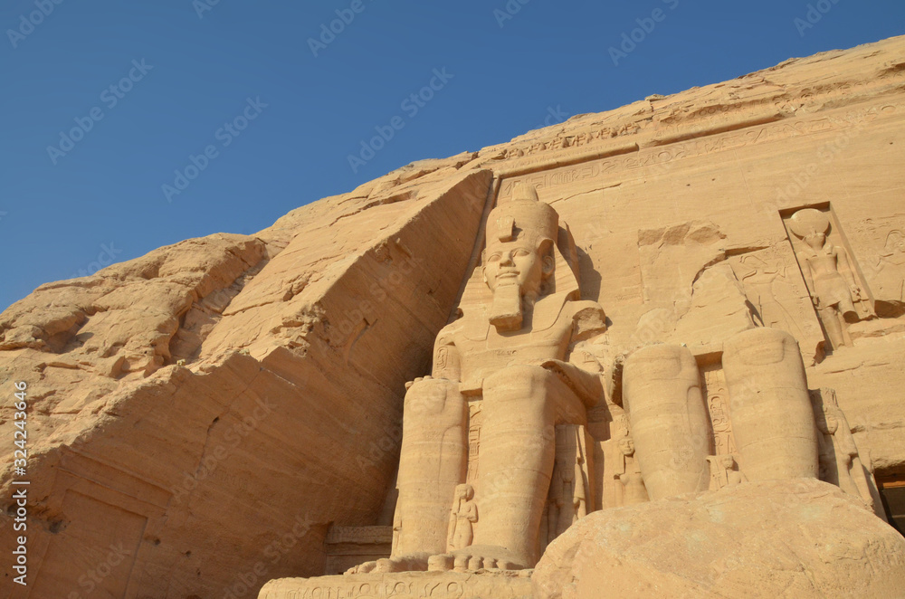 Φωτογραφία The magnificent ruins of the Great Temple of Ramesses II at Abu Simbel in Egypt