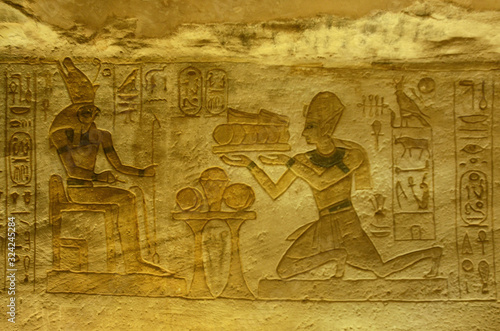 Fotografie Interior of Abu Simbel with intrigue mural and egyptian hieroglyphs
