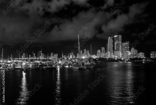 Skyline in Colombia © Claudio