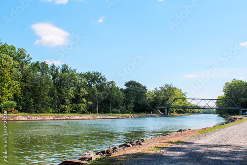 Obraz na plátně View of the Erie Canal and bridge at Holley, New York