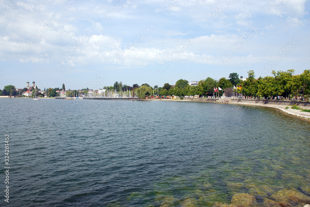 Fototapeta premium Friedrichshafem am Bodensee – Stadt derZeppeline