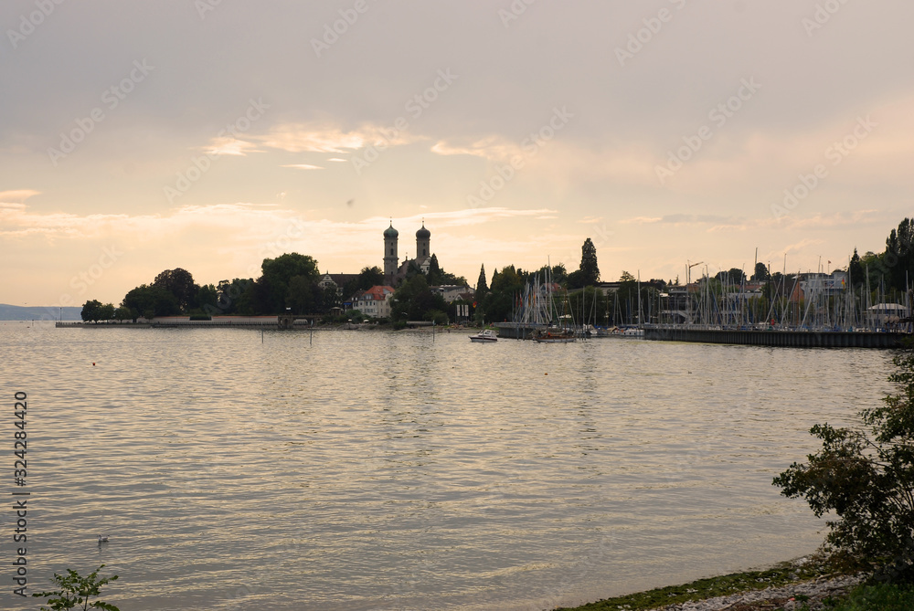 Fototapeta premium Friedrichshafem am Bodensee – Stadt derZeppeline