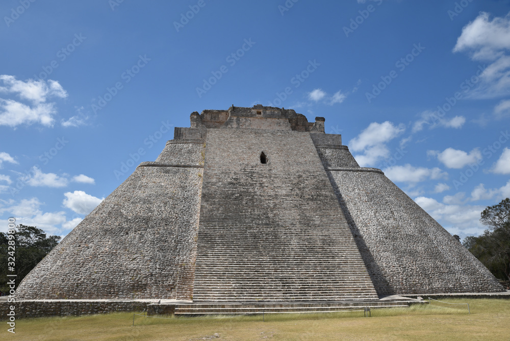 Pyramide maya à Uxmal, Mexique