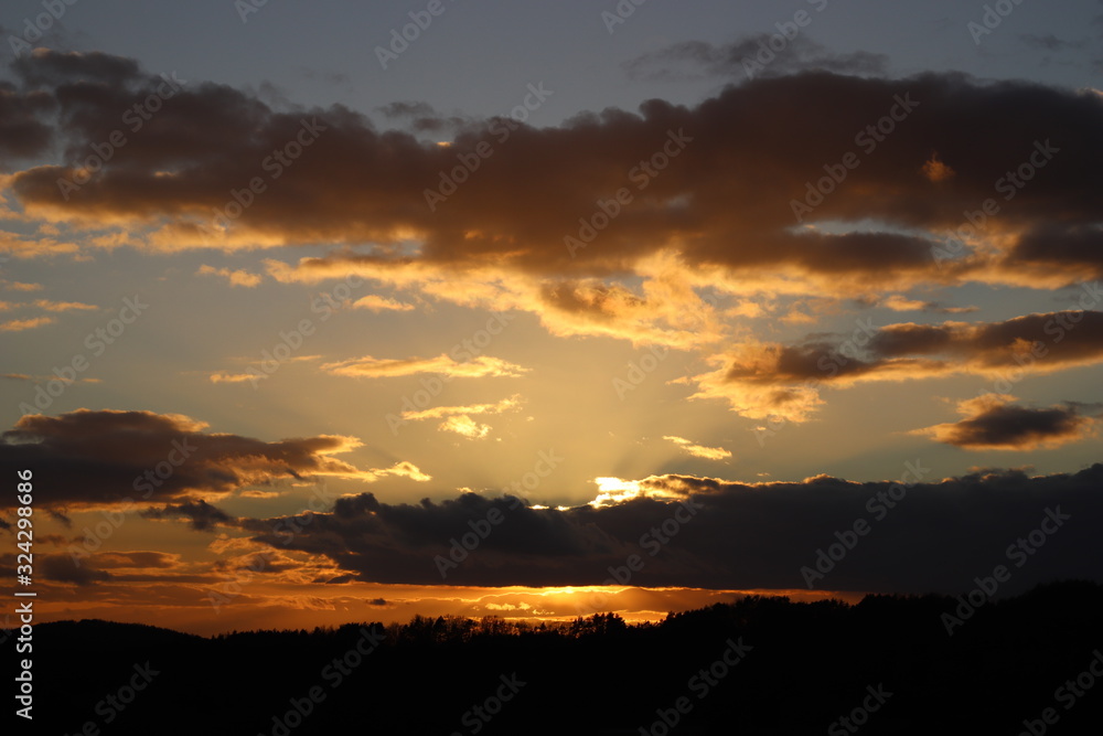 wolkiger Sonnenuntergang über Oberfranken