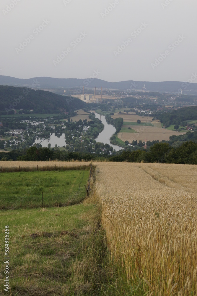 Weser Fluss Gebierge und Felder um die Weser Weser Fluss Gebierge und Felder um die Weser