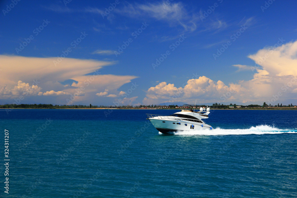 Obraz premium Issyk-Kul Lake Kyrgyzstan - unique colors