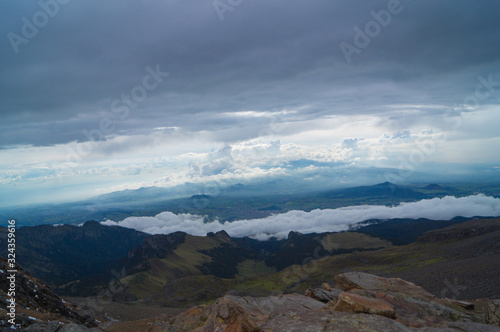 Fototapeta Naklejka Na Ścianę i Meble -  Paisaje desde la montaña