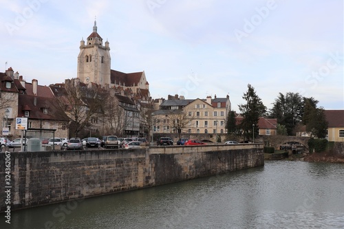 Le canal du Rhône au Rhin dans la ville de Dole - ville de Dole - département du Jura - France