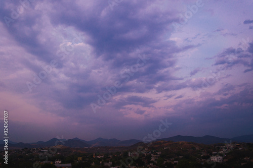 Atardecer púrpura © Isa