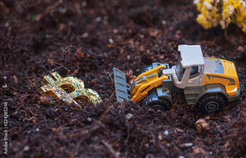 Digging Bitcoin, an interpretation to bitcoin mining