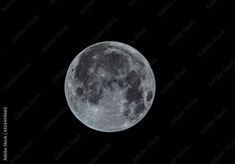 Fototapeta premium Beautiful full moon on clear evening in Las Vegas, NV