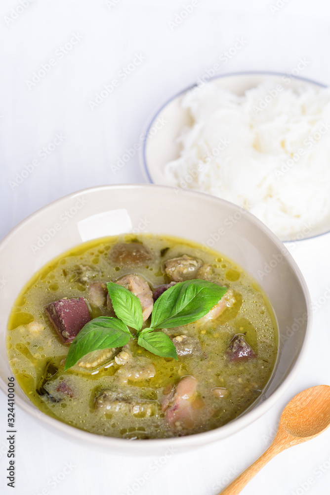 Thai green curry chicken eating with rice noodles, Thai food