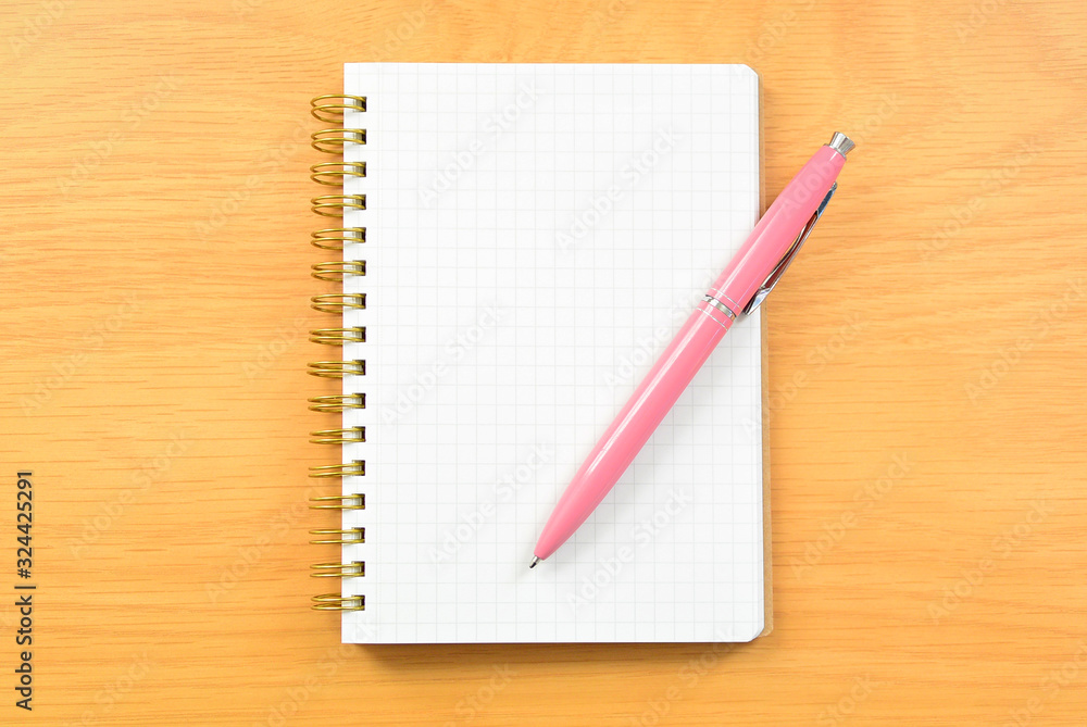 ペンとリングノート