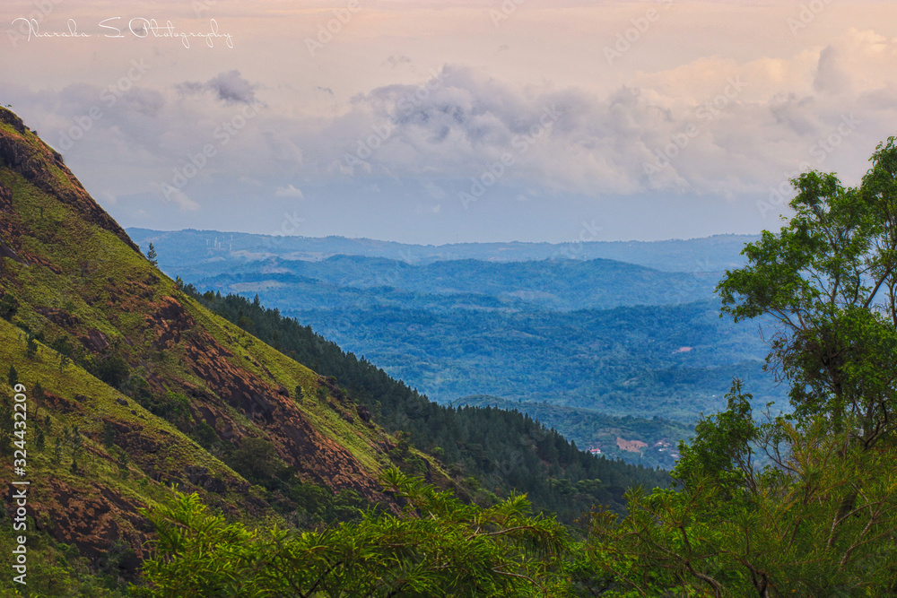 MOUNTAIN WITH BEAUTIFUL SCENERY 