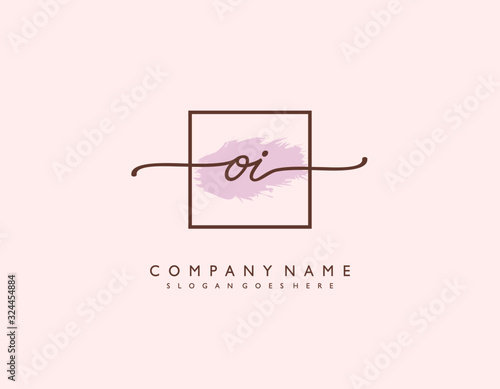 letter OI IO minimalist feminine handwriting logo. vector design of wedding invitation badges, fashion, beauty,