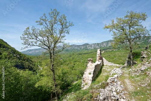 Kroatien - Crikvenica - Burgruine Badanj photo