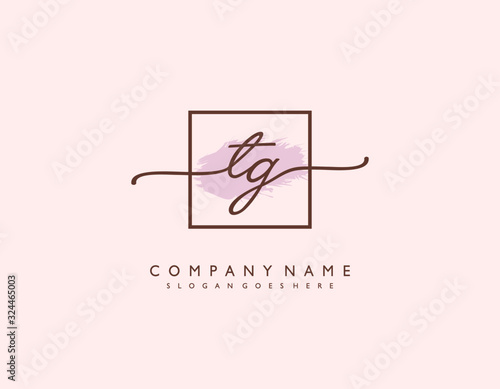 letter TG GT minimalist feminine handwriting logo. vector design of wedding invitation badges, fashion, beauty,