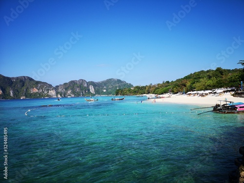 Fototapeta Naklejka Na Ścianę i Meble -  Long Beach, Krabi, Ko Phi Phi, Thailand