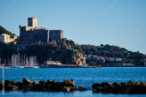 Foto scattata da San Terenzo al famoso Castello di Lerici.