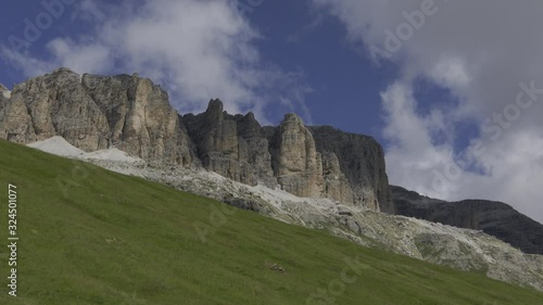 Pordoi, Pordoijoch, Pass, Passstraße, Sommer, Schnee, Fels, Stein, klettern, wandern, boldern, Italien, Dolomiten, Trentino, Belluno, Venetien, Sellagruppe, Sellastock, Sella, Piz Boe, Marmorlada, Col photo