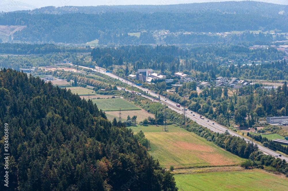 A10 Tauernautobahn bei Villach Blickrichtung Klagenfurt, Italien und Slowienien