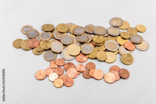 Die Staaten mit Eurowährung diskutieren die Abschaff44ung der Münzen kleiner als 5 Eurocent