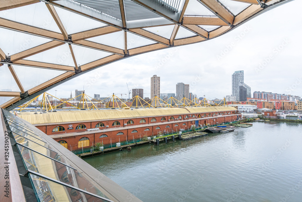 Fototapeta premium London Canary Wharf cityscape