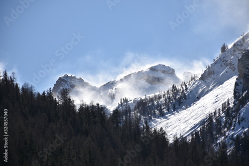 Minte Cristallo, Tofana, Tofana di Mezzo, Fanesgruppe, Dolomiten, Sextener Dolomiten, Hohe Gaisl, Südtirol, Venetien, Winter, Sturm, Wind, Verwehung, Schnee, Schneeverwehung, Dolomitenstraße, Höhlenst photo