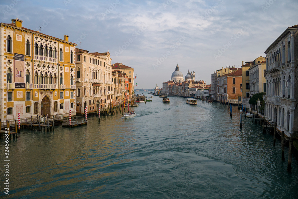 Venecia, norte de Italia. Vistas del Gran Canal. Góndolas.