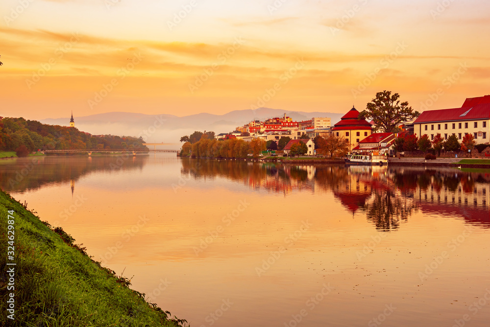 Fototapeta premium Sunrise at Maribor