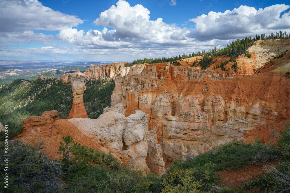 hiking in bryce canyon national park in utah in the usa