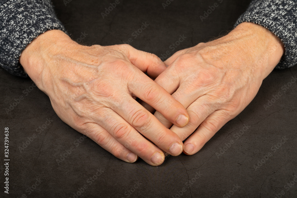 Fototapeta premium Wrinkled elderly hands