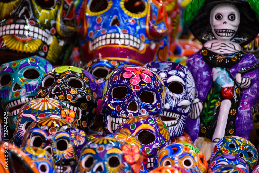 Artesanias mexicanas calaveras de colores Artesanias mexicanas calaveras de colores