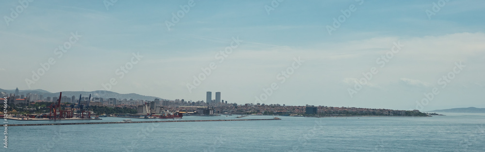 Beautiful panoramic view of Istanbul on a Sunny day.