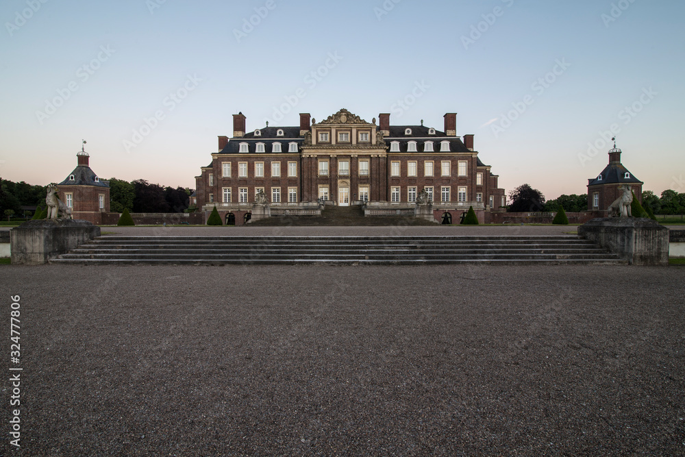 Obraz premium Famous old Westphalian castle with large park