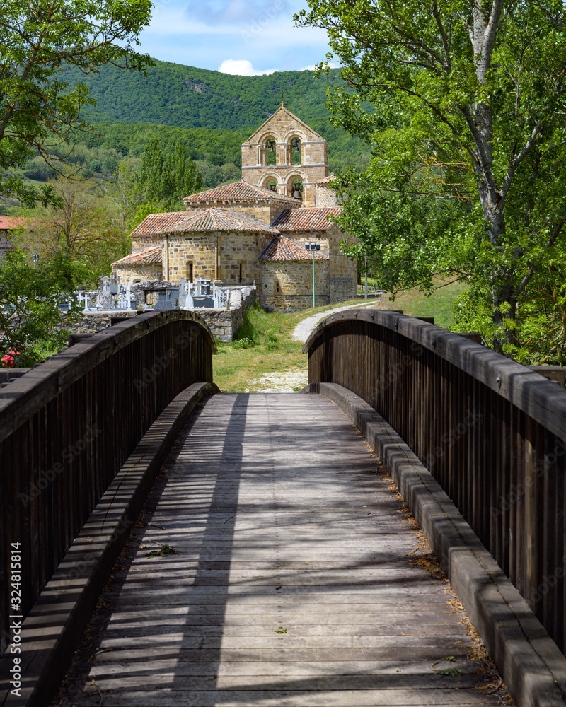 Vista de la bella Colegiata de San Salvador de Cantamuda, en la provincia de Palencia. Castilla y León. España Vista de la bella Colegiata de San Salvador de Cantamuda, en la provincia de Palencia. Castilla y León. España