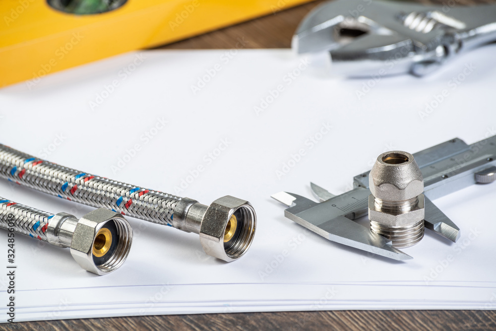Steel pipeline connector and calipers
