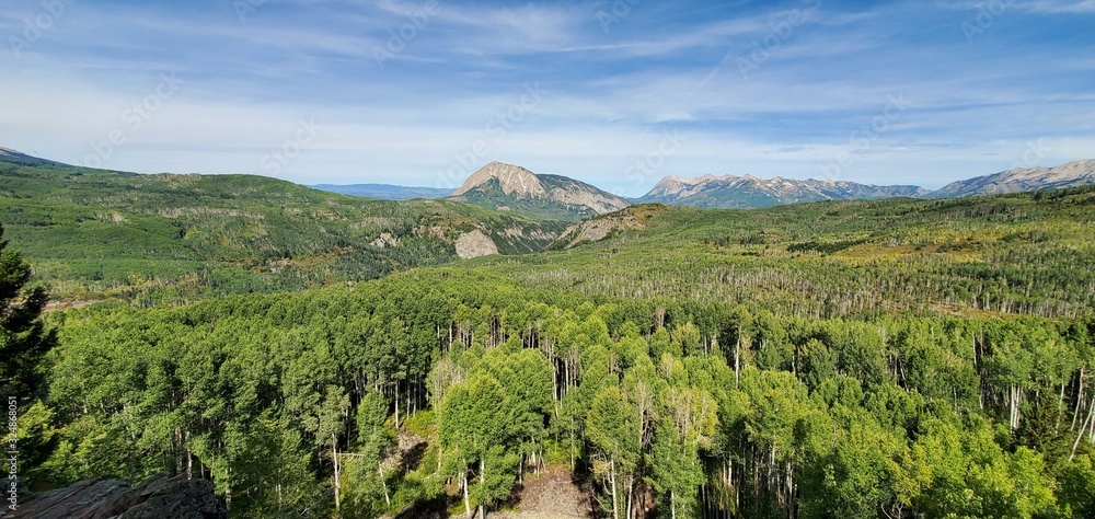 Naklejka premium view of mountains