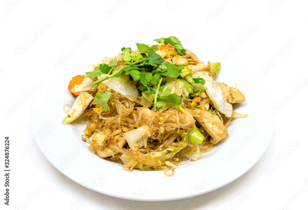 Pad woon sen is a particularly delicious Thai noodle dish. Woon sen are thin glass noodles made of rice or bean.They're typically stir-fried with meat, vegetables, sauces and egg.