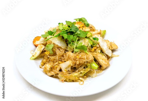 Pad woon sen is a particularly delicious Thai noodle dish. Woon sen are thin glass noodles made of rice or bean.They're typically stir-fried with meat, vegetables, sauces and egg.