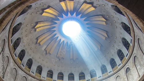 Εκτύπωση καμβά The Holy Sepulchre Church inside from top in Jerusalem timelapse.