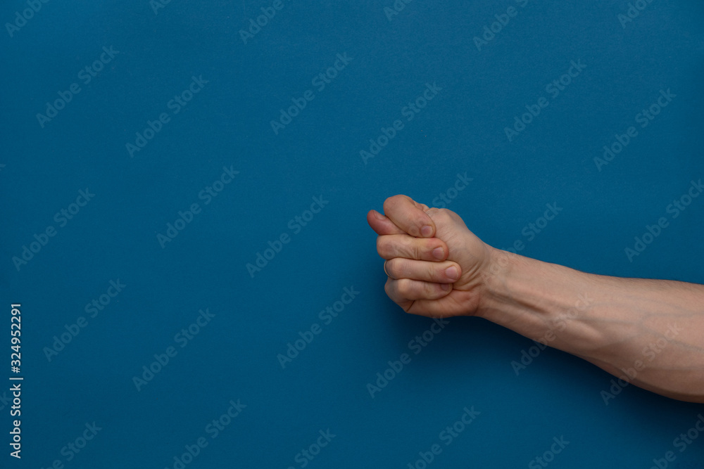 fig sign on a blue background fig sign on a blue background