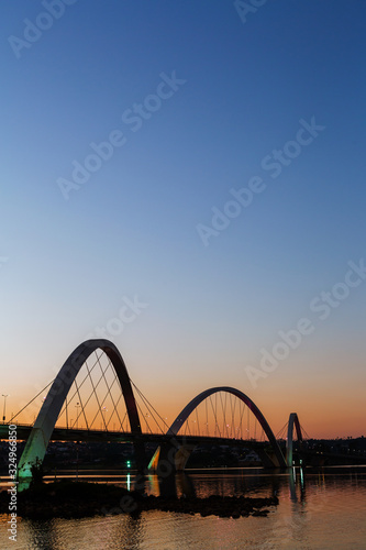 Fototapeta Naklejka Na Ścianę i Meble -  Bridge over the artificial lake in Brasilia.