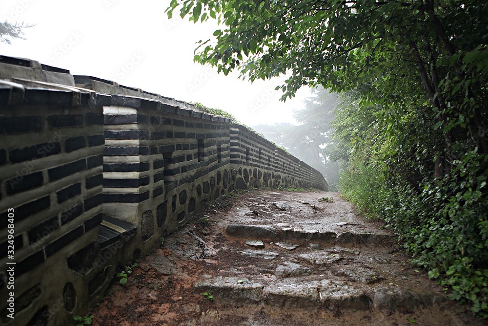 비오는날의남한산성