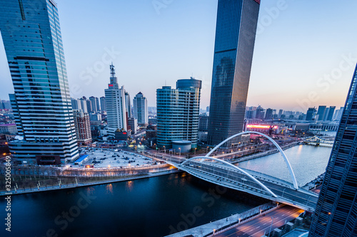 Cuadro en lienzo Cityscape of Tianjin, China
