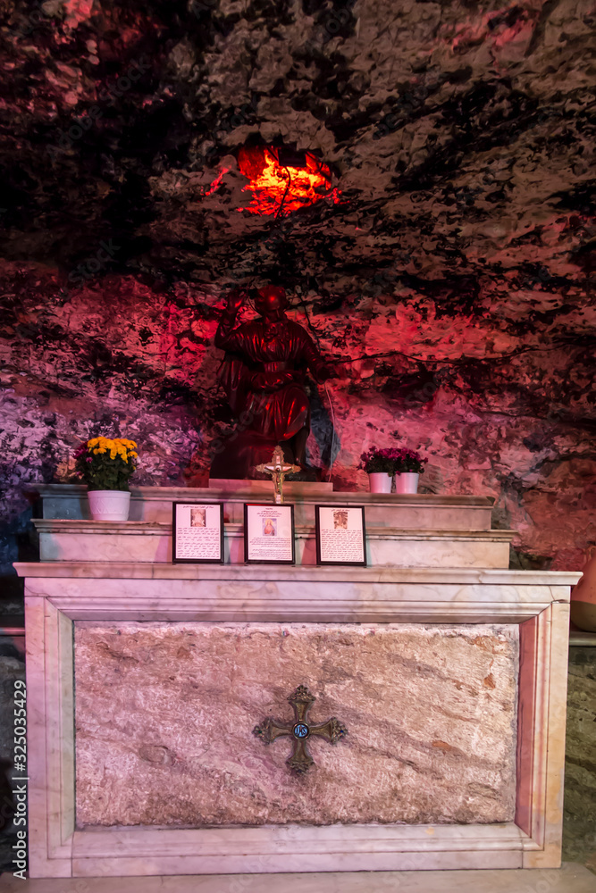 Ταπετσαρία Haifa, Israel - January 26 2020: The Stella Maris Monastery, where houses the cave of Elijah