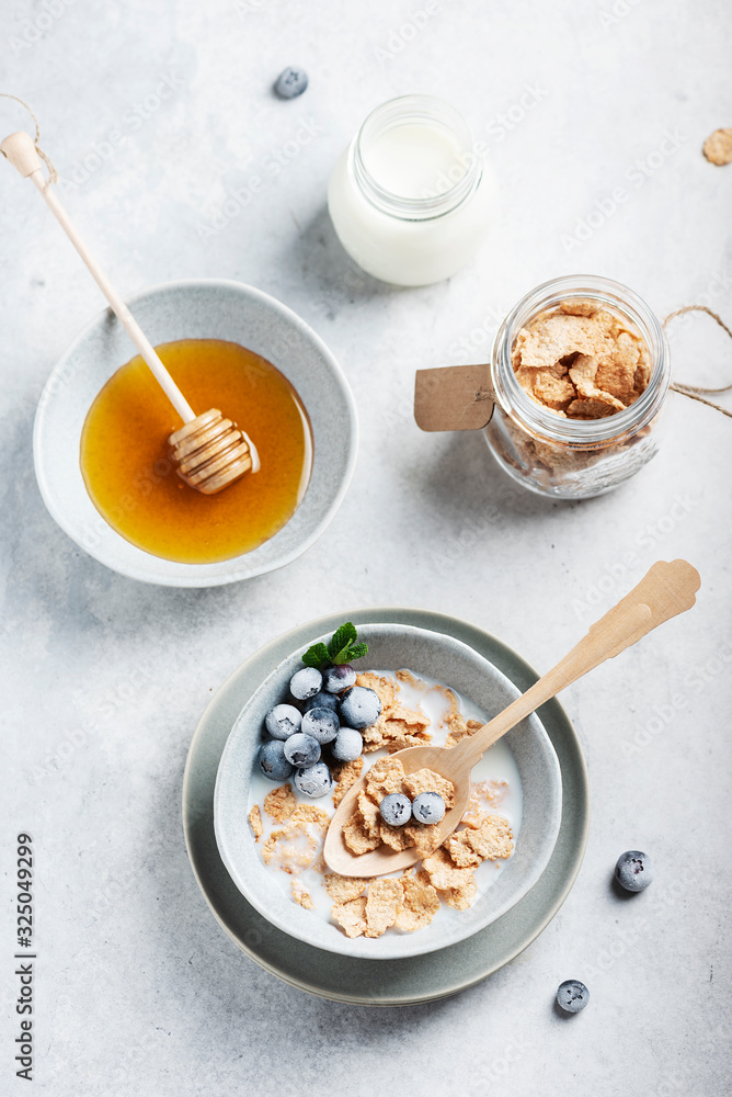 Breakfast with corn flakes Breakfast with corn flakes