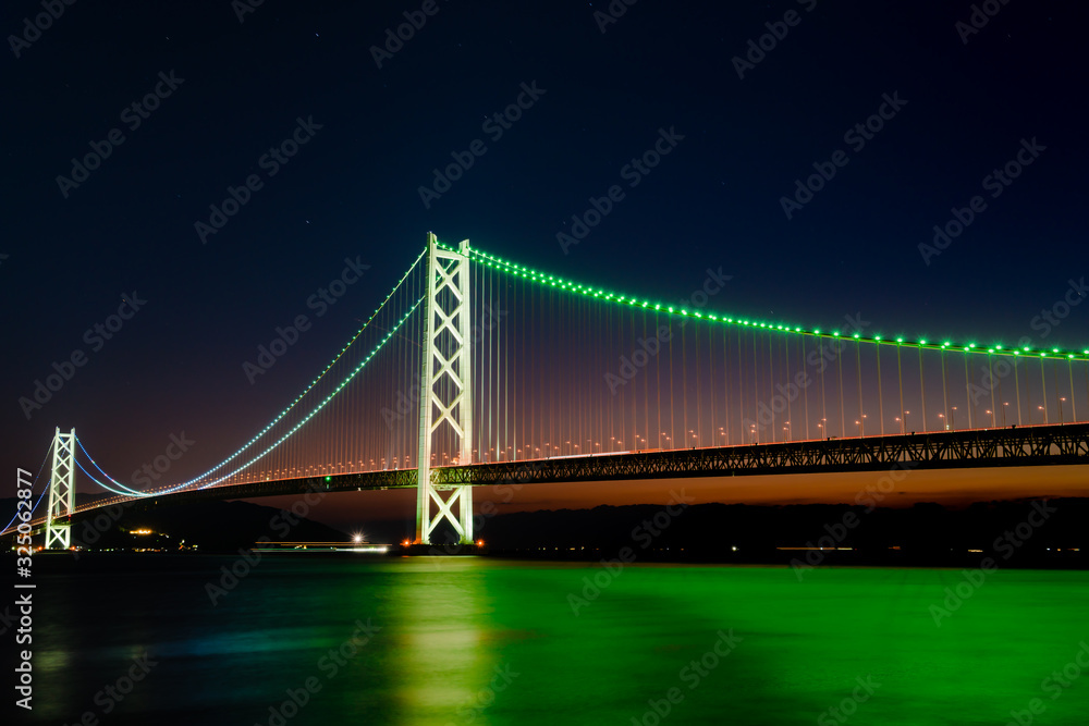 Naklejka premium 明石海峡大橋のライトアップ