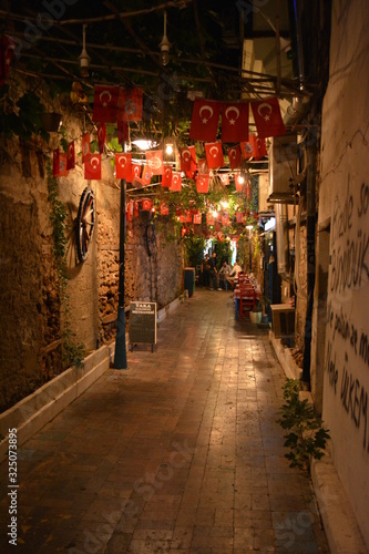 turkish alley © Tobias