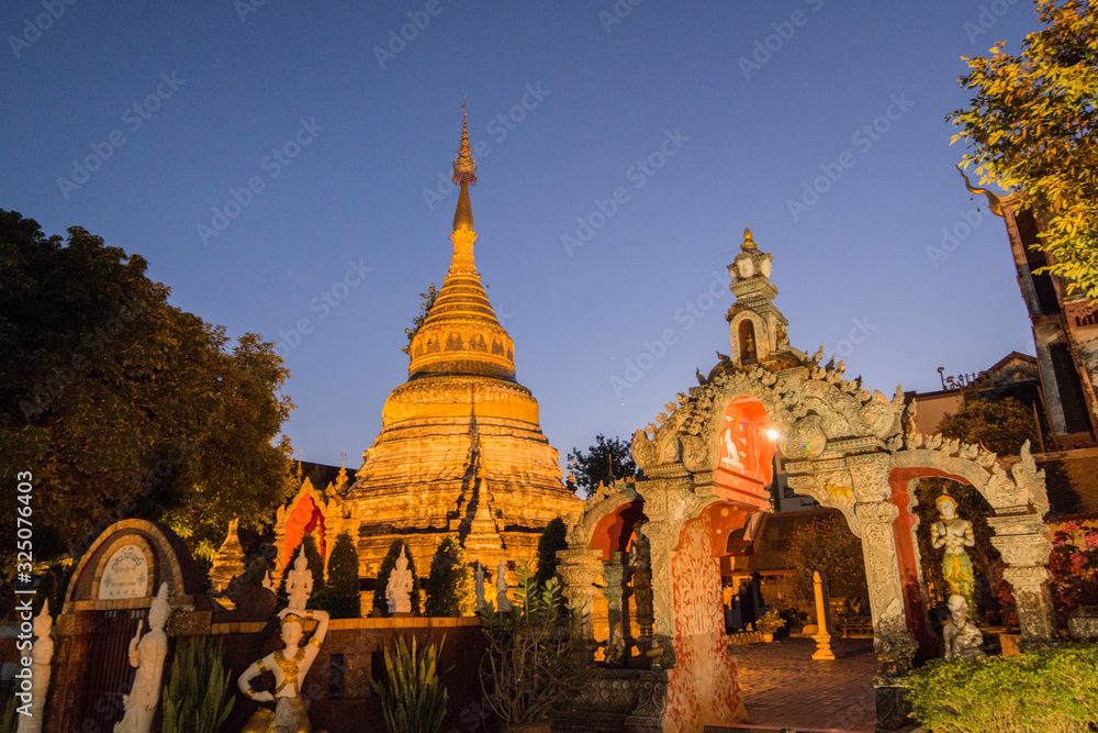Naklejka premium TAJLANDIA CHIANG MAI WAT BUPPHARAM